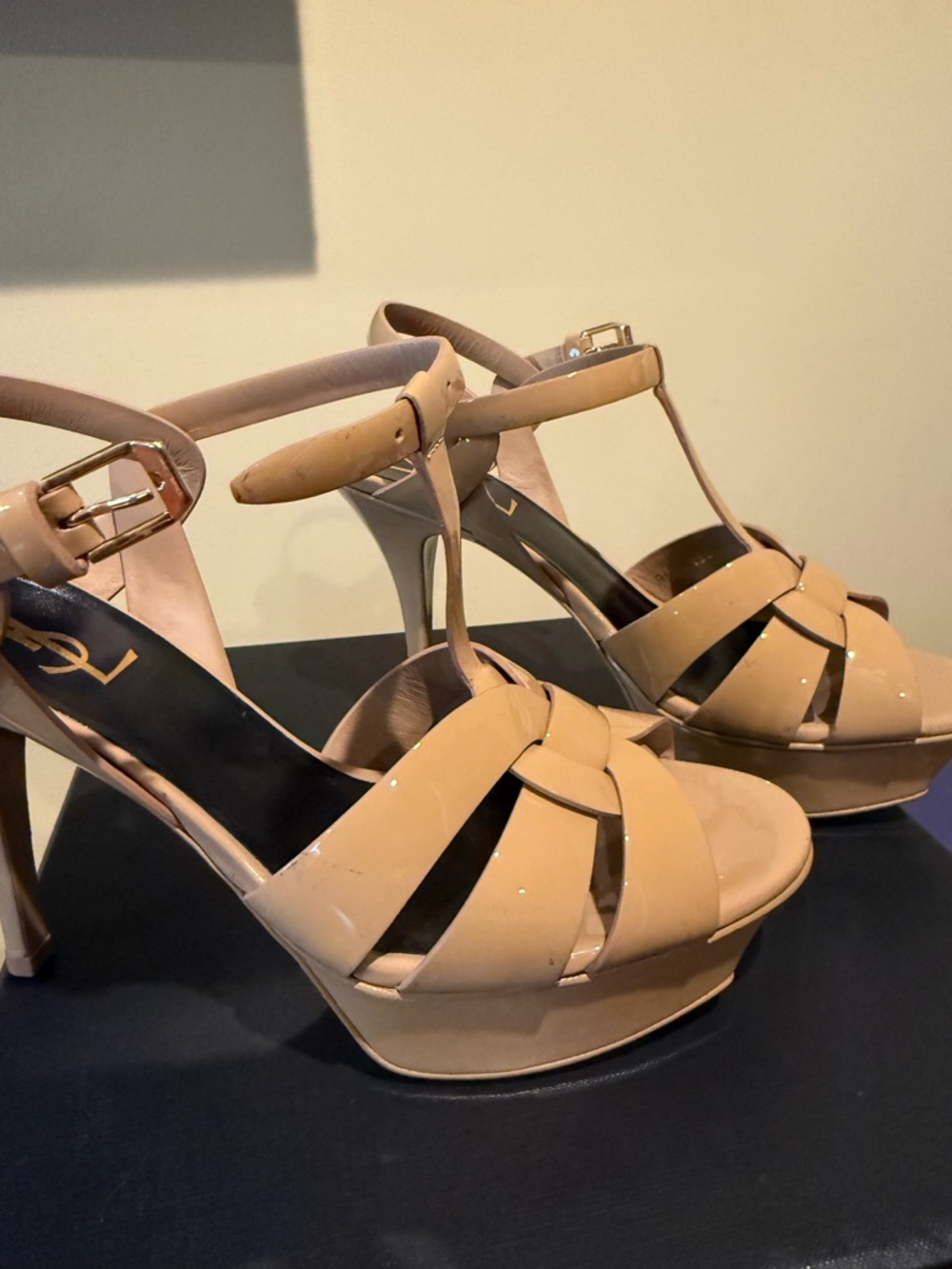 YSL Nude Patent Platform T-Strap High Heel Sandals - Picture 10 of 12